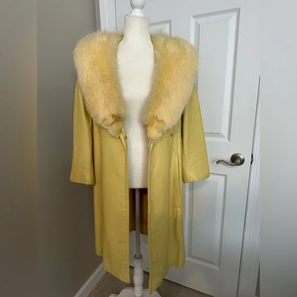 Vintage Yellow Leather Coat with Fur Collar - Picture 2 of 16